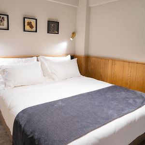 Single Room No Window